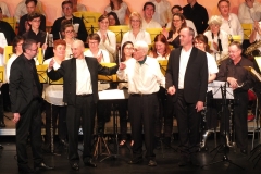 Nvel_an_2019_ensemble_118